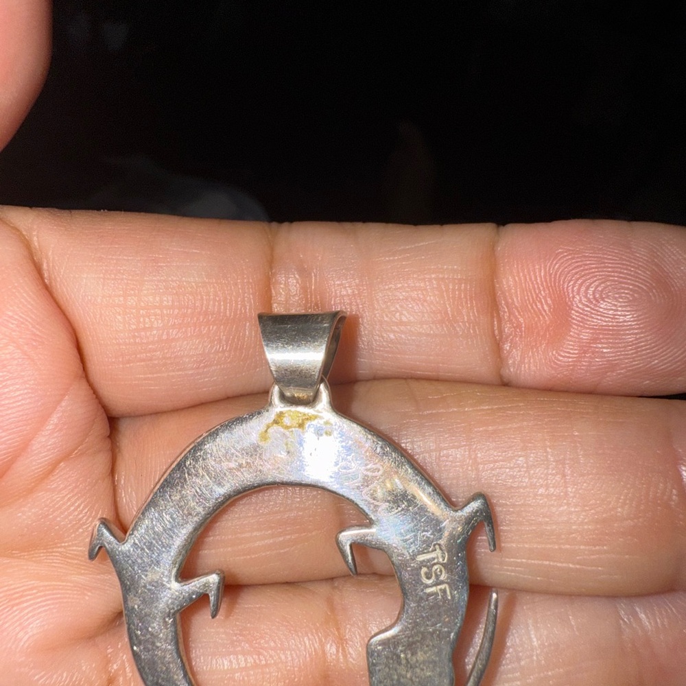 Touch of Santa Fe Sterling Silver lizard pendant with lab opal inlay - Picture 4 of 15
